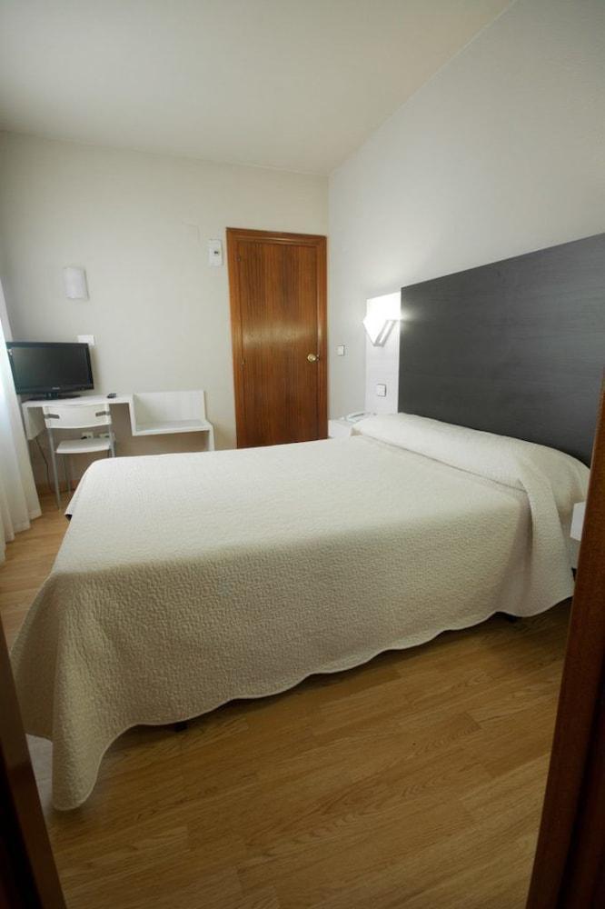Hotel Fornos 카라타유드 외부 사진